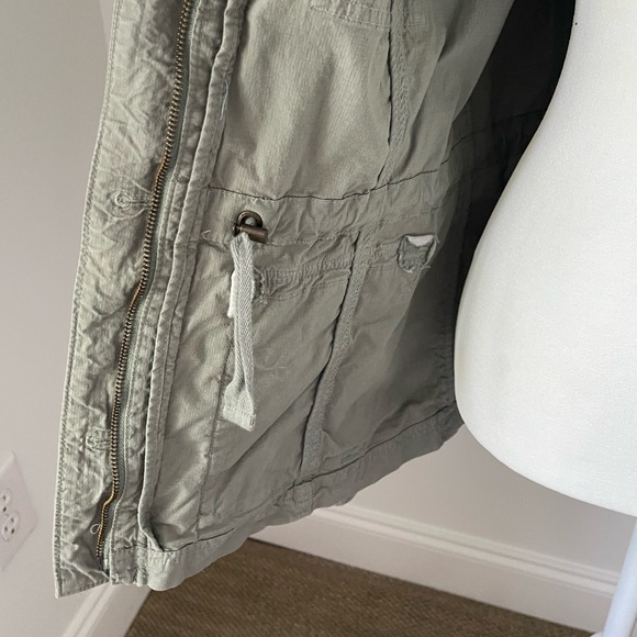 LL Bean Women’s Utility Jacket - Olive - Size M - Picture 5 of 14